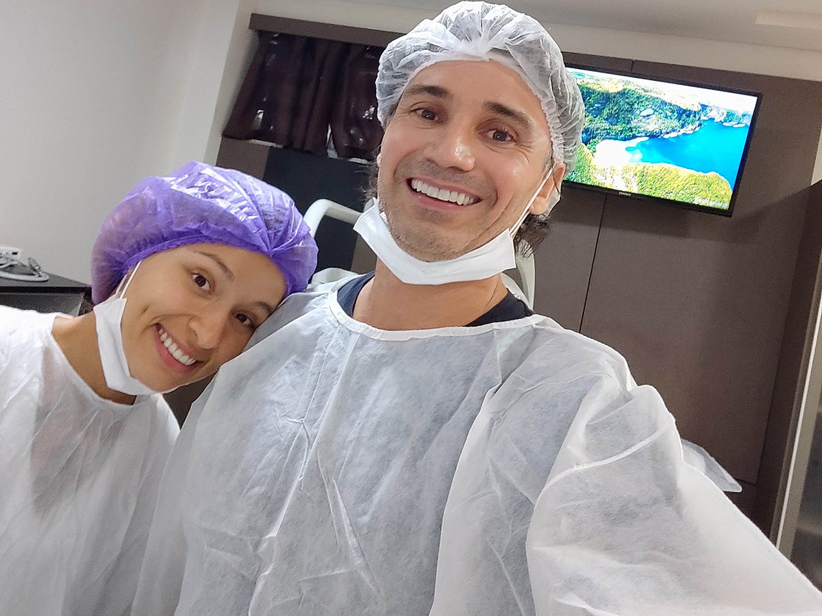Dr. Thiago Fahl e equipe da Fahl Odonto Center